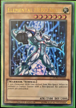 動畫卡牌 featuring Elemental HERO Neos 身穿銀色裝甲，背景為宇宙藍色。 — iPhone Duo 壁紙