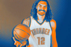 身穿雷霆隊球衣的籃球運動員手持 Spalding 球，背景旋轉。 — 史蒂芬·亞當斯 壁紙
