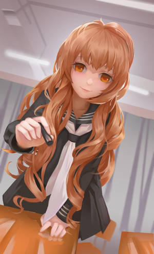 橙色頭髮的動漫女孩穿著校服微笑著拿著筆。 — 虎與龍 壁紙