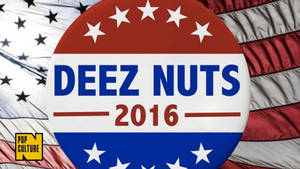諷刺政治徽章，上面寫著「DEEZ NUTS 2016」，背景是美國國旗。 — 旗幟 壁紙