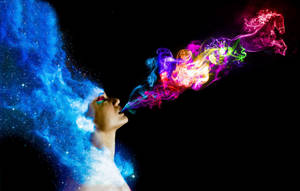 一個人呼出色彩繽紛的宇宙煙霧，形狀像星雲和一匹馬。 — 抽菸 壁紙