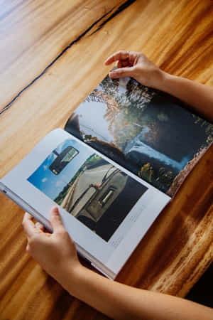 雜誌背景 — Huawei MatePad Edge 壁紙