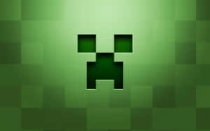來自Minecraft的綠色像素化爬行者面孔，在漸變背景上。 — 我的世界苦力怕 壁紙