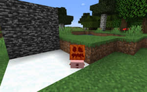 一個雕刻了可怕面孔的南瓜放在Minecraft森林的雪中，旁邊有一道石牆。 — 可愛的雪 壁紙
