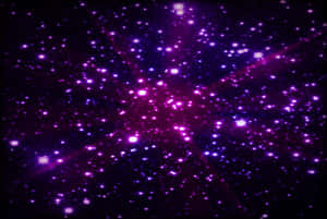 在宇宙夜空中閃耀的鮮豔紫色和粉紅色星星。 — 淺紫色系美學 壁紙