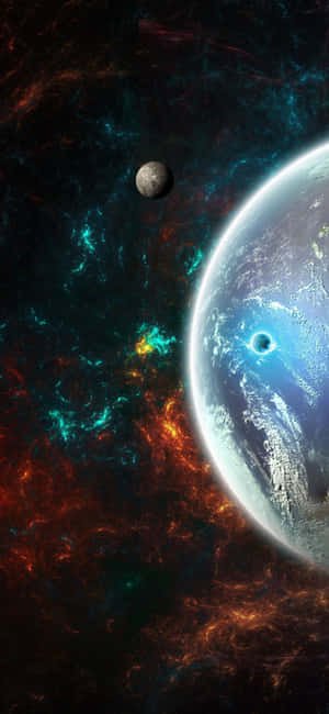 一顆藍色行星和衛星，被色彩繽紛的宇宙雲層和星星環繞。 — 宇宙 壁紙