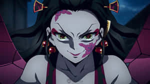 動畫女惡魔，帶有花卉面部彩繪和紅色耳環，在深紫色環境中。 — 鬼滅之刃 壁紙