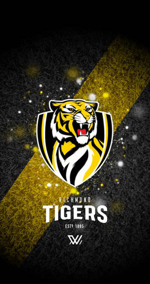 Richmond Tigers 運動隊標誌，在深色背景上有咆哮的老虎和金色對角條紋。 — 底特律老虎 壁紙