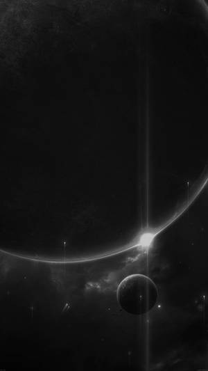 一個黑暗的宇宙場景，一顆發光的太陽位於行星和較小的月球後方。