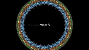 圓形曼陀羅設計，帶有文字「Focus on work」，用於提高生產力。 — 瑜珈 壁紙