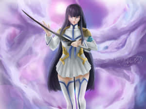 穿著白色和金色制服的動漫戰士女孩，在發光的紫色雲中握著劍。 — 桐人 壁紙