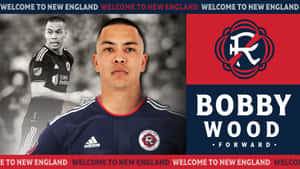 足球運動員 Bobby Wood 身穿新英格蘭革命隊球衣，帶有球隊標誌和歡迎文字。 — 運動 壁紙