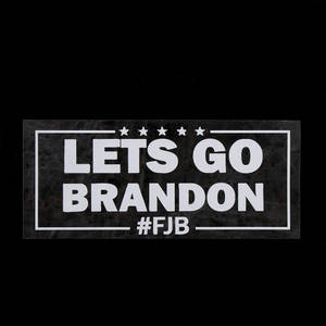 一個黑白政治支持貼紙，上面寫著 LETS GO BRANDON #FJB — AMOLED 壁紙