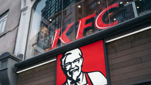 建築物上帶有桑德斯上校臉孔的KFC餐廳招牌 — 肯德基 壁紙