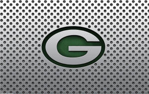 穿孔金屬背景上的 Green Bay Packers 標誌 — 綠灣包裝工 壁紙