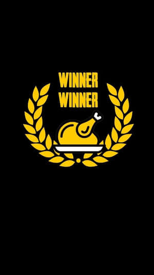 黑色背景上的黃色月桂花環、烤雞和 winner 文字。 — 遊戲玩家標誌 壁紙