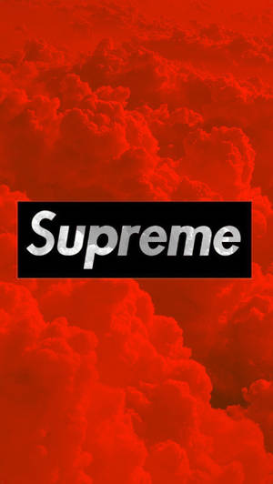Supreme標誌居中於紅色雲層之上 — 紅色至尊 壁紙
