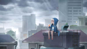 穿著藍色雨衣的動漫女孩在雨中的屋頂上喝飲料。 — 動漫 壁紙