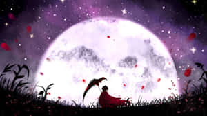 紅色斗篷的剪影人物坐在發光的月亮下，紅色花瓣飄落。 — Rwby 壁紙