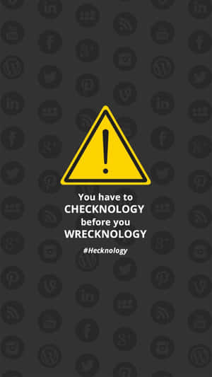 警告標誌，建議在wrecknology之前檢查技術，背景為社交媒體圖示。 — 漂亮鎖定螢幕 壁紙