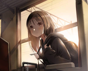 棕色頭髮的動漫女孩在黃金時刻從火車窗戶向外看。 — 可愛動漫女孩 壁紙