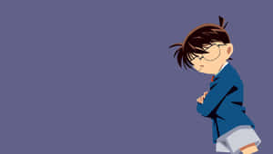 動漫男孩穿著藍色校服，戴著眼鏡，自信地站在紫色背景前。 — 名偵探柯南 壁紙