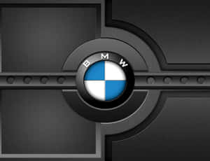 拉絲金屬上的BMW標誌，幾何工業設計。