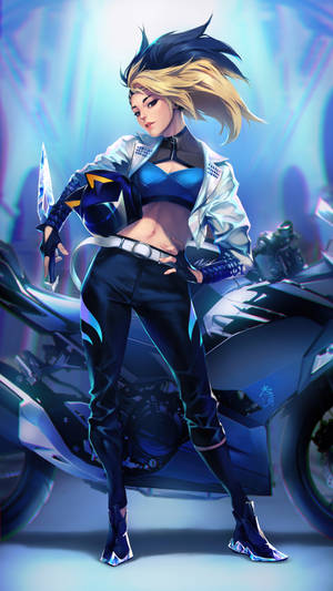 穿著未來主義服裝的動漫女孩在霓虹燈下靠在一輛藍色摩托車上。 — K/DA 壁紙