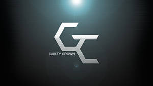 GUILTY CROWN 標誌，銀色風格化GC徽章，聚光燈下，深色背景 — 懲罰者標誌 壁紙
