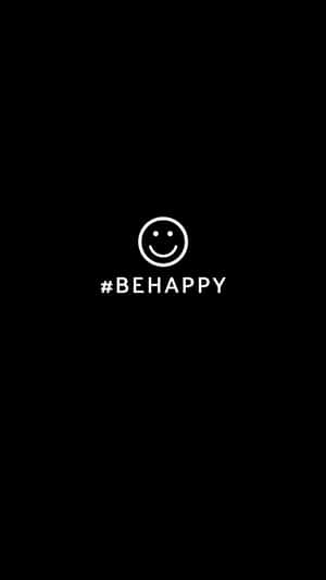 白色笑臉和 hashtag be happy 在黑色背景上。 — 喜悅 壁紙