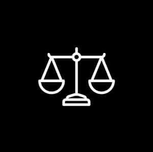 黑色背景上的白色線條正義天秤圖案 — 自由女神像 壁紙