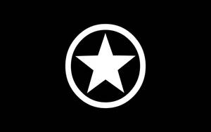 黑色背景圓圈內的白色星星 — Converse 標誌 壁紙