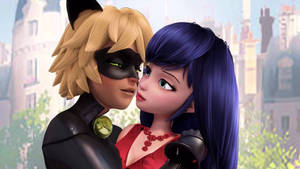 Cat Noir 和 Ladybug 在巴黎環境中溫柔地擁抱。 — 貓咪藝術 壁紙