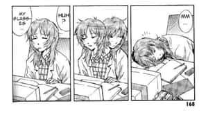 一個疲倦的動漫女孩發現她的眼鏡不見了後，在書桌上睡著了。 — 遊戲王 壁紙