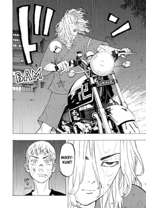 一個漫畫格，有一個摩托車手在摩托車上，還有一個男孩大喊「Mikey-kun！」 — 日本動漫 壁紙