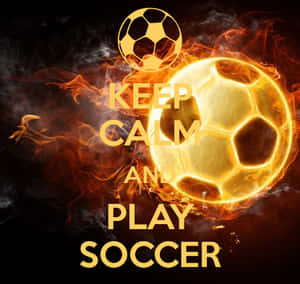 燃燒的足球，帶有 Keep Calm and Play Soccer 文字。 — 足球 壁紙