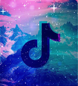 TikTok標誌以星空山脈為背景，帶有粉紅和青綠色調。 — TikTok 動圖 壁紙