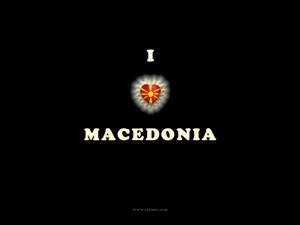 文字顯示為 I heart Macedonia，心形內有國旗。 — 綠色愛心 壁紙