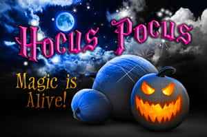 發光的南瓜燈和藍色南瓜，在滿月的星空下。 — Hocus pocus 壁紙