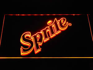 黑暗中發光的橙色霓虹燈 Sprite 標誌牌 — 霓虹橘 壁紙