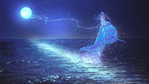 發光美人魚騎海豚在藍月下黑暗海洋上 — 夜晚 壁紙