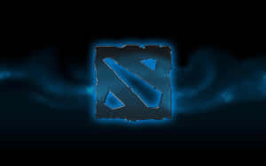 發光的藍色Dota 2標誌，帶有鋸齒狀邊緣，在黑暗旋轉薄霧背景上。 — 刀塔2 壁紙