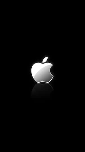 黑色背景上發光的Apple標誌，帶倒影 — iPhone 11 Pro 壁紙