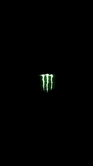黑色背景上發光綠色爪痕標誌 — Monster Energy 壁紙