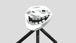 一個白色巨魔面具，帶有寬闊的笑容，安裝在三腳架上。 — 搞笑迷因 壁紙