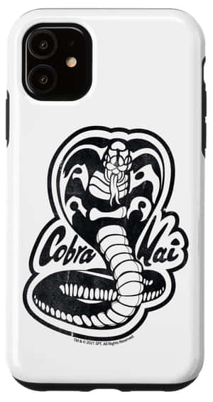 白色手機殼，帶有黑色眼鏡蛇標誌和「Cobra Kai」文字。 — 悟空黑 iPhone 壁紙