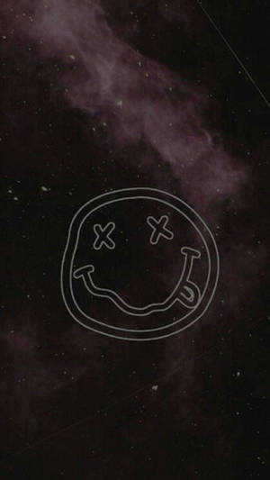 一個簡單的白色笑臉，X形眼睛，以深紫色星空為背景。 — 簡約 壁紙