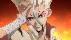 白髮帶綠色挑染的動漫角色在火熱背景中看起來很生氣。 — Dr.STONE 新石紀 壁紙