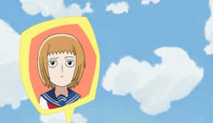 穿著校服的動漫女孩在黃色對話框內，漂浮在藍天白雲中。 — 色違超夢 壁紙