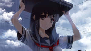 動漫女孩穿著水手服在陰天雨中拿著手提音響。 — 虎與龍 壁紙